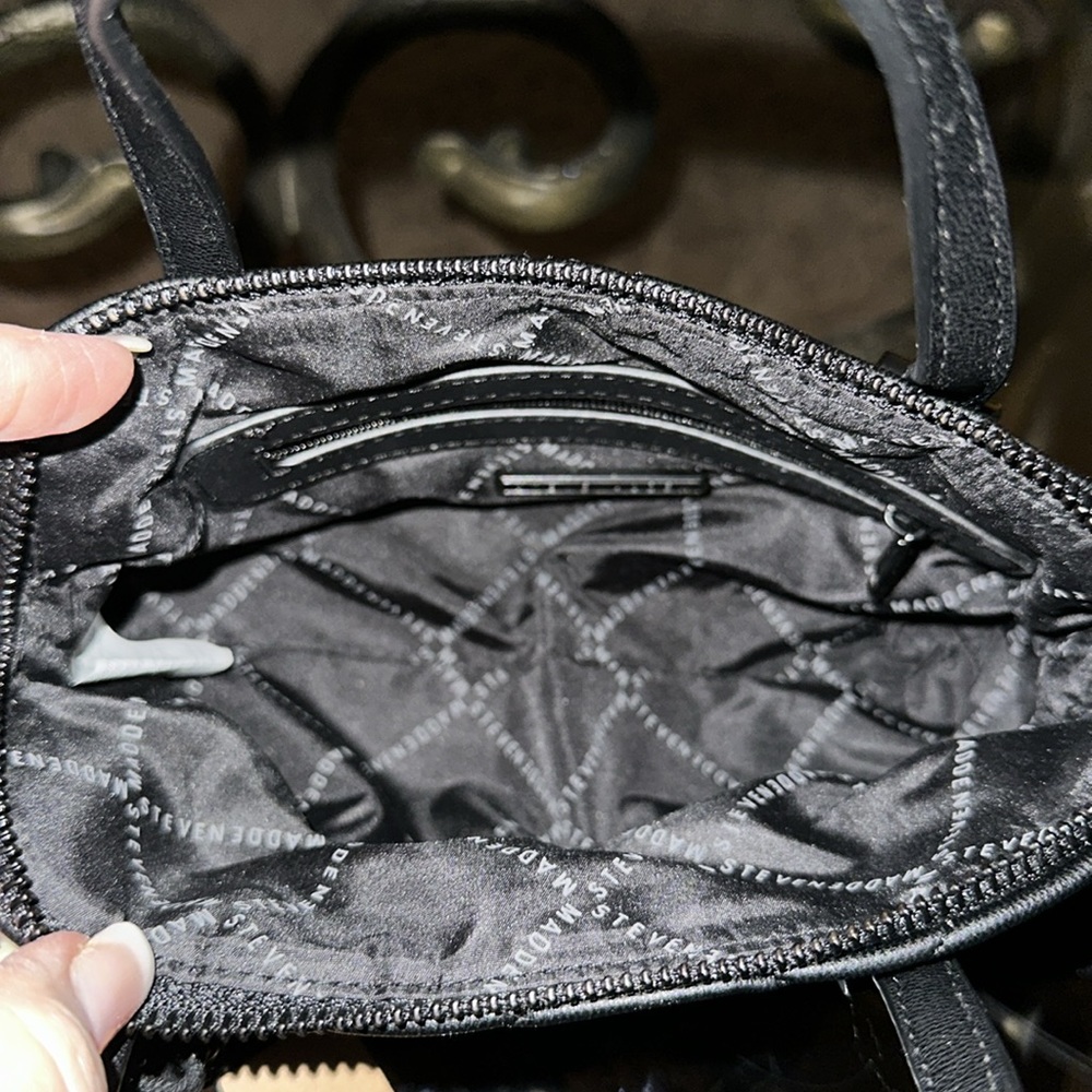 Steve Madden❤️ Bkola satchel / crossbody / shoulder bag with Airpod case. NWT - Picture 7 of 8